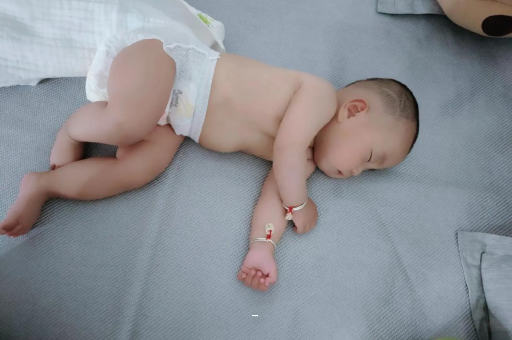 金湖宝宝短发型女